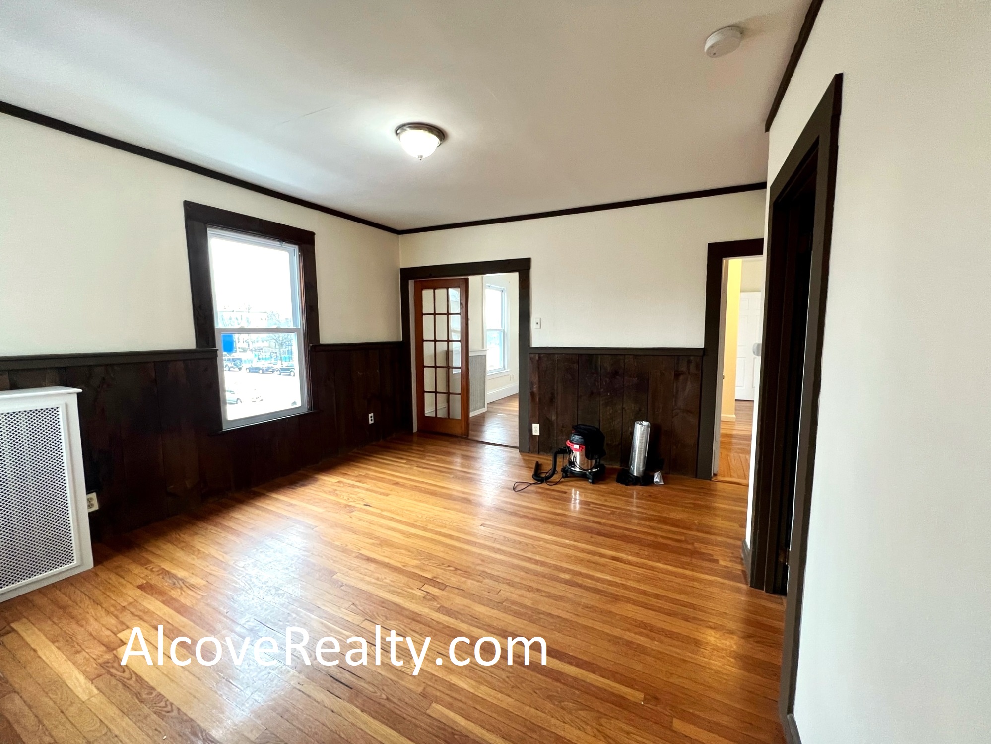 543 Broadway, Magoun Square