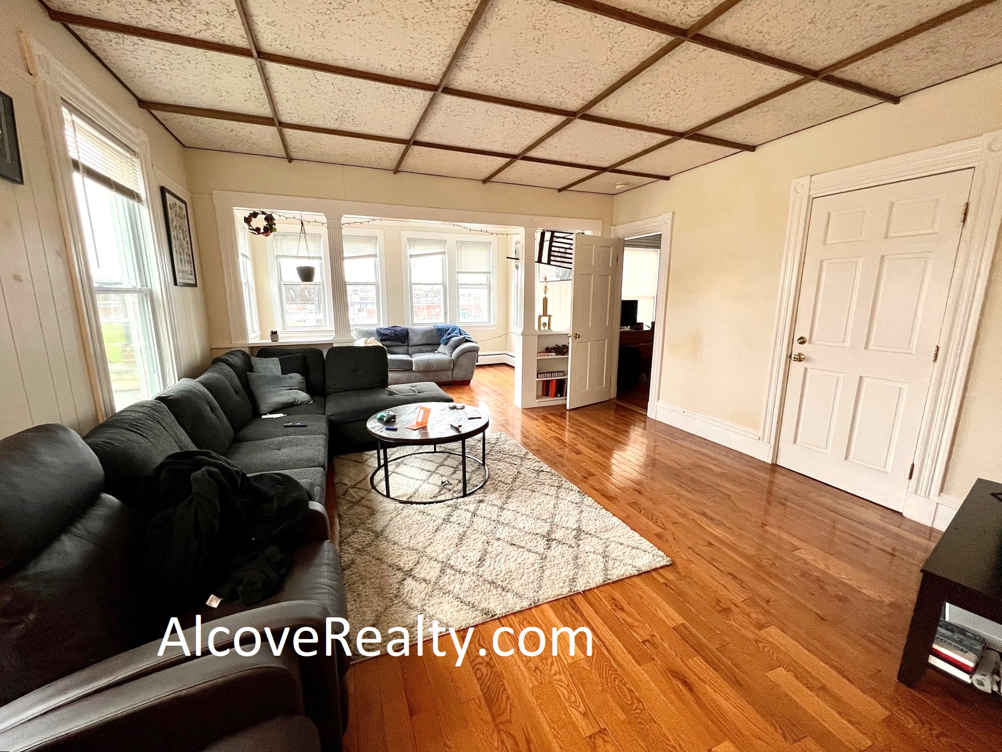 547 Broadway, Magoun Square