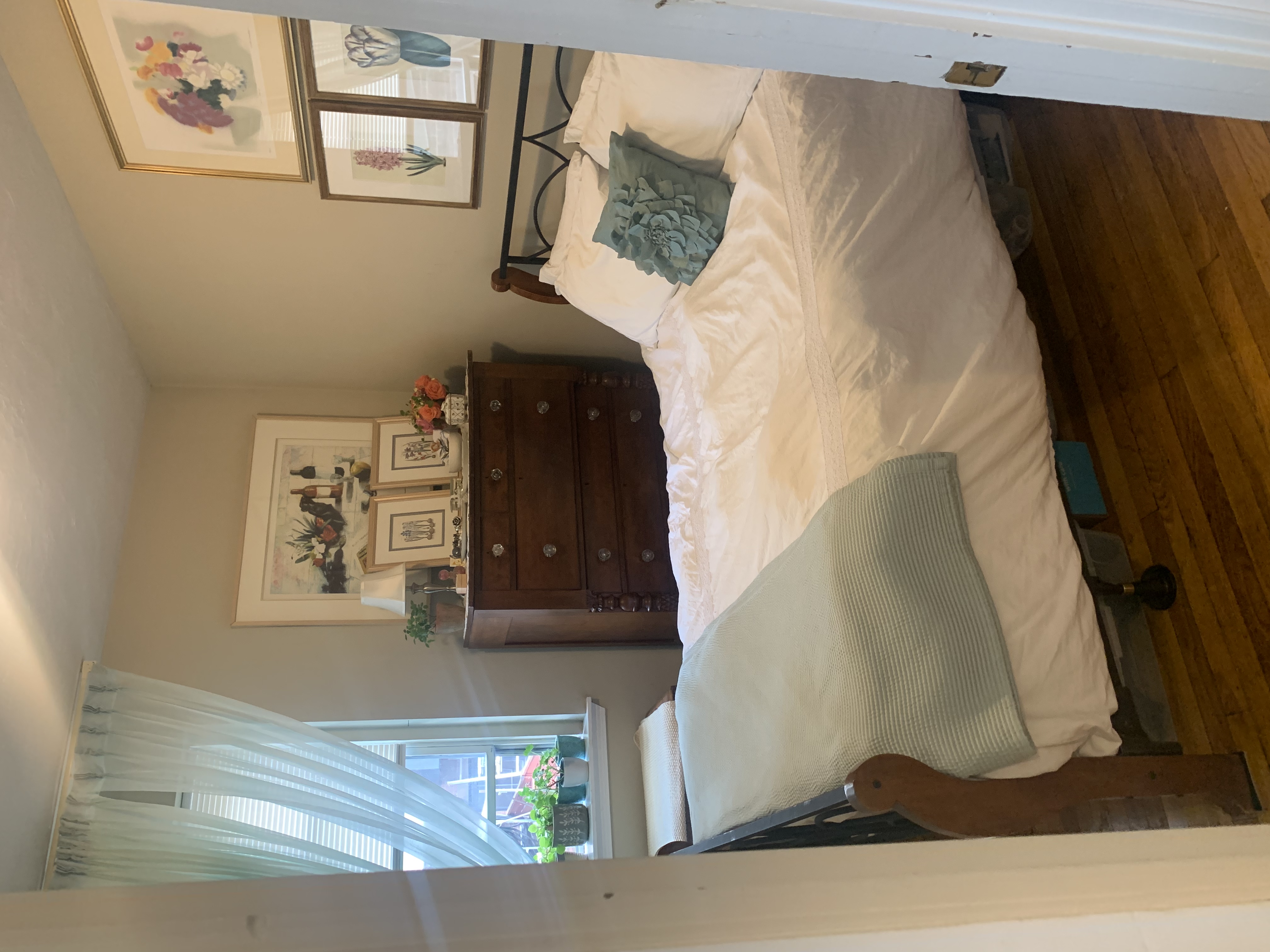 103 Charles St, Beacon Hill