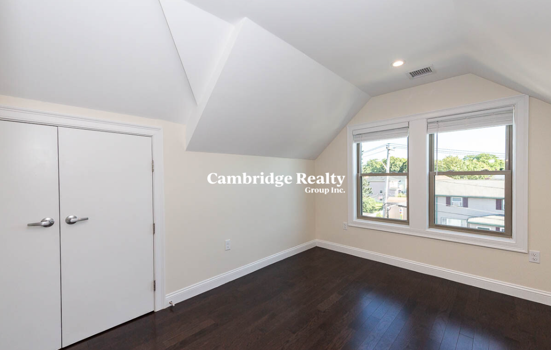 39 Harvard St, Medford