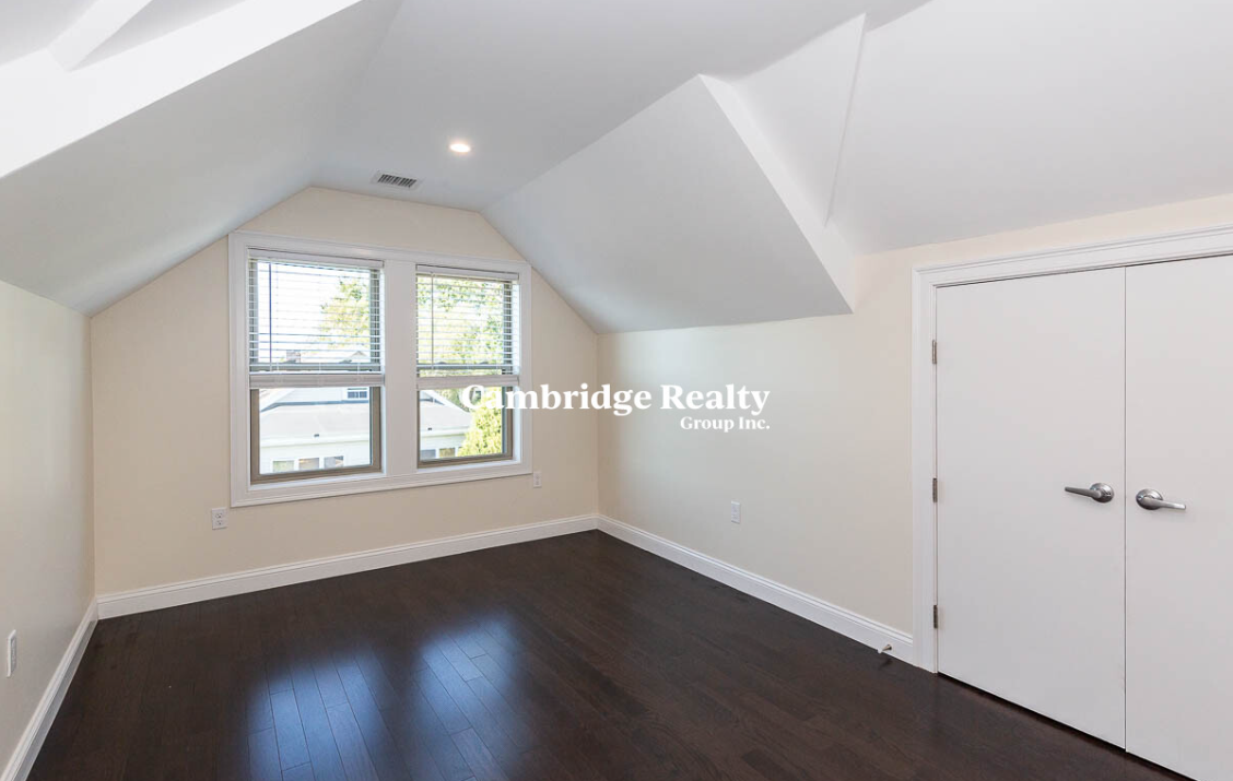 39 Harvard St, Medford