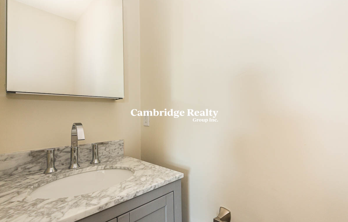 39 Harvard St, Medford