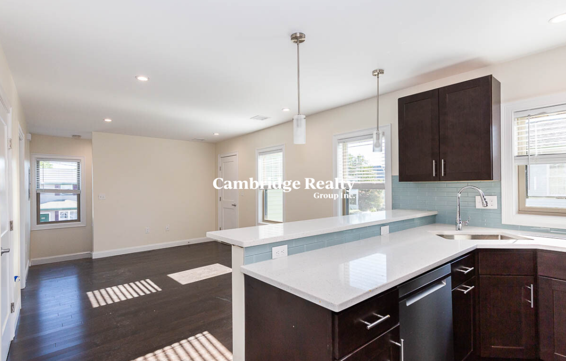 39 Harvard St, Medford