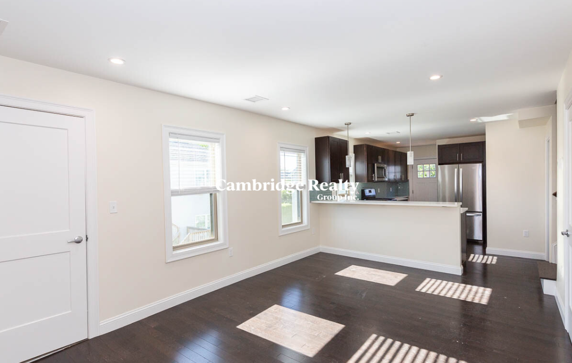 39 Harvard St, Medford