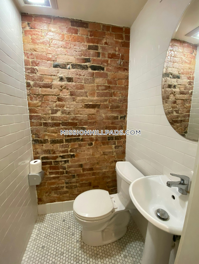 830 Huntington Ave, Mission Hill