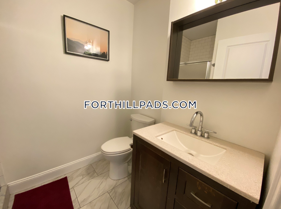 48 Guild St, Roxbury