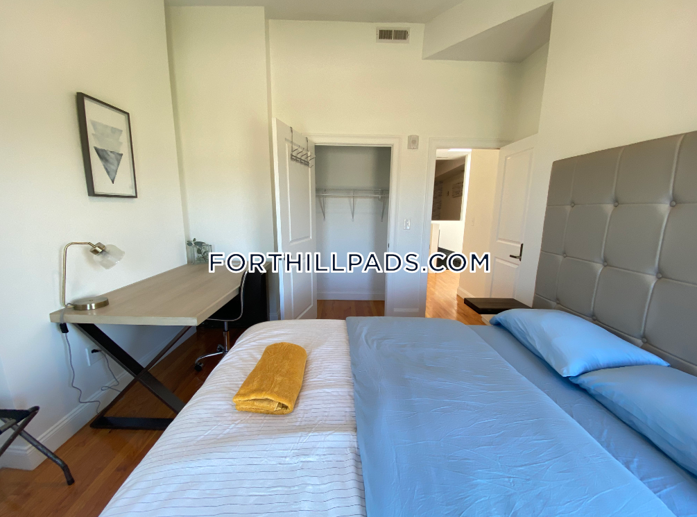 48 Guild St, Roxbury