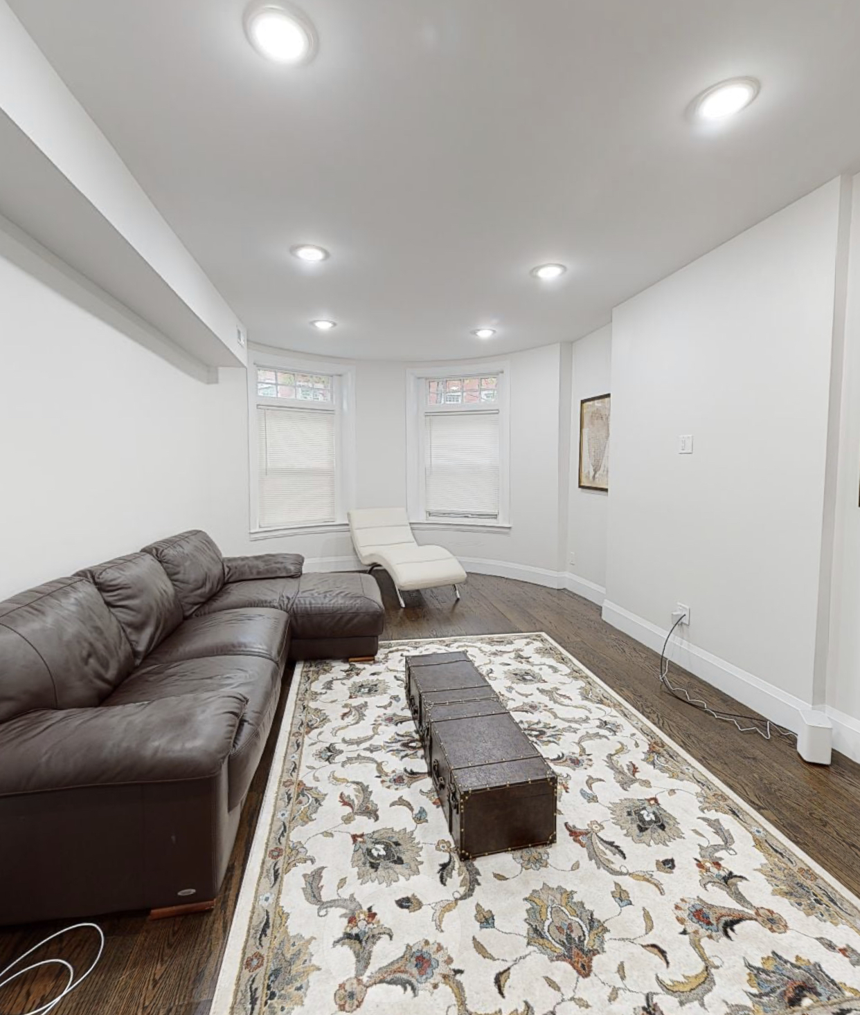 7 Strathmore Rd, Washington Square