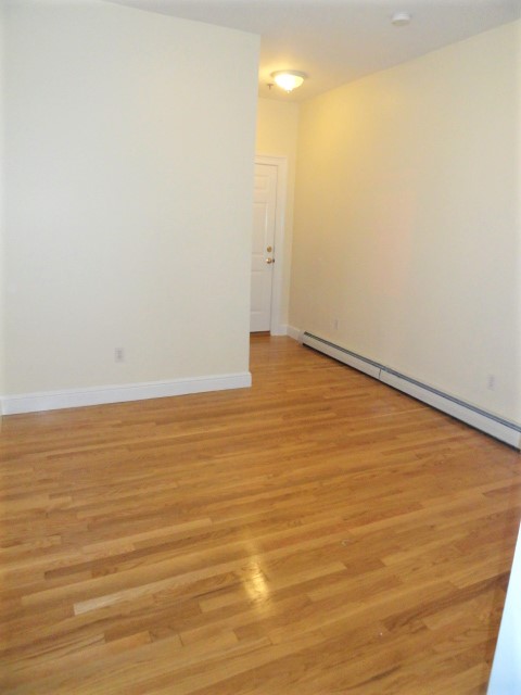 32 Rockland Ave, Malden