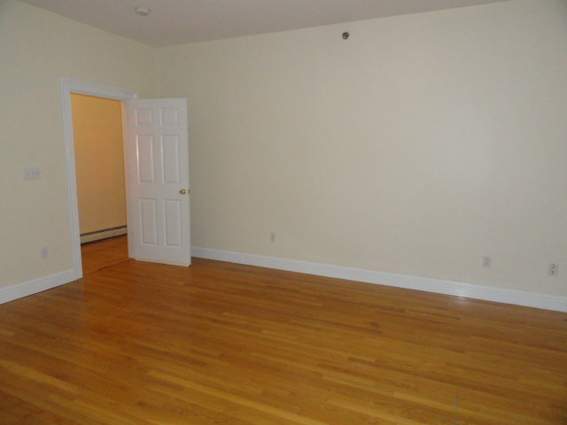 32 Rockland Ave, Malden