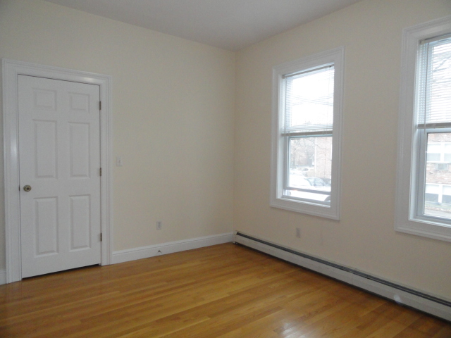 32 Rockland Ave, Malden