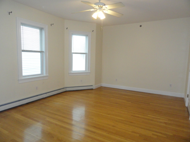 32 Rockland Ave, Malden