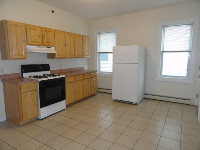 32 Rockland Ave, Malden