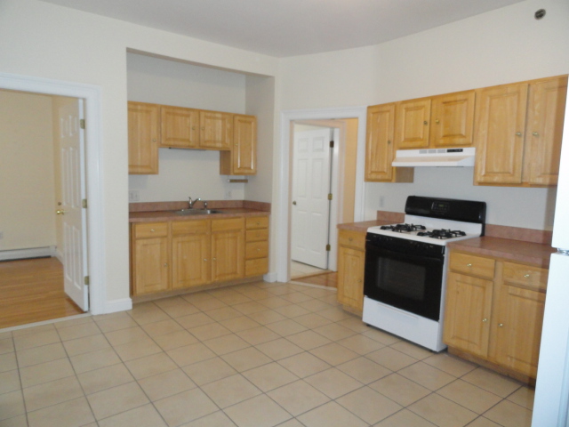 32 Rockland Ave, Malden