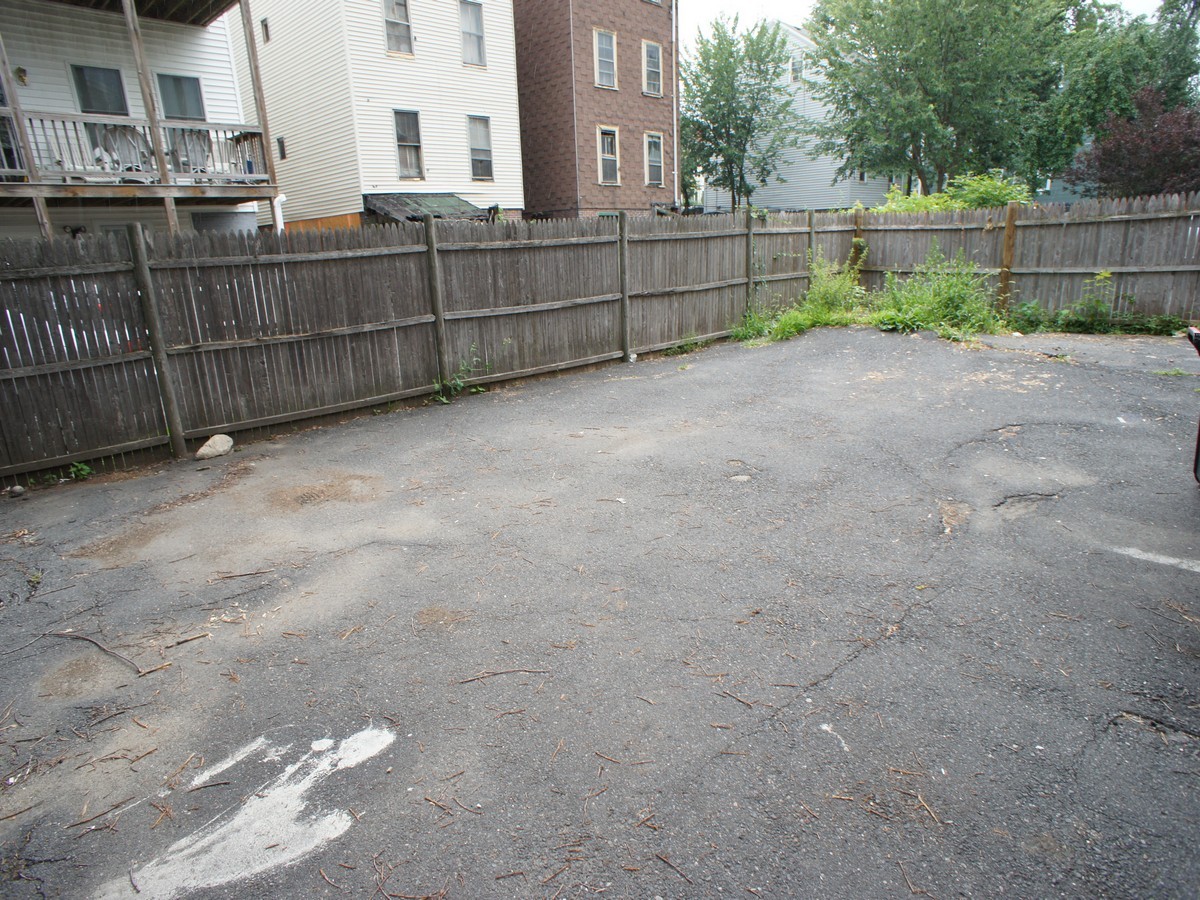 206 9th St, South Boston