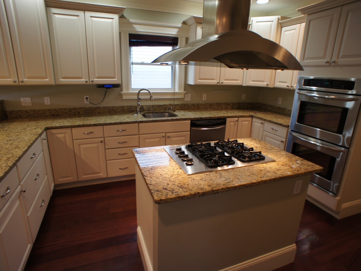 206 9th St, South Boston