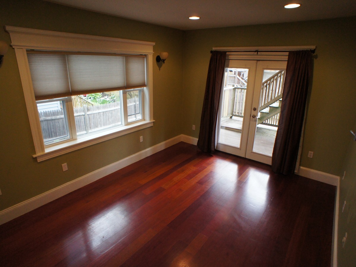 206 9th St, South Boston