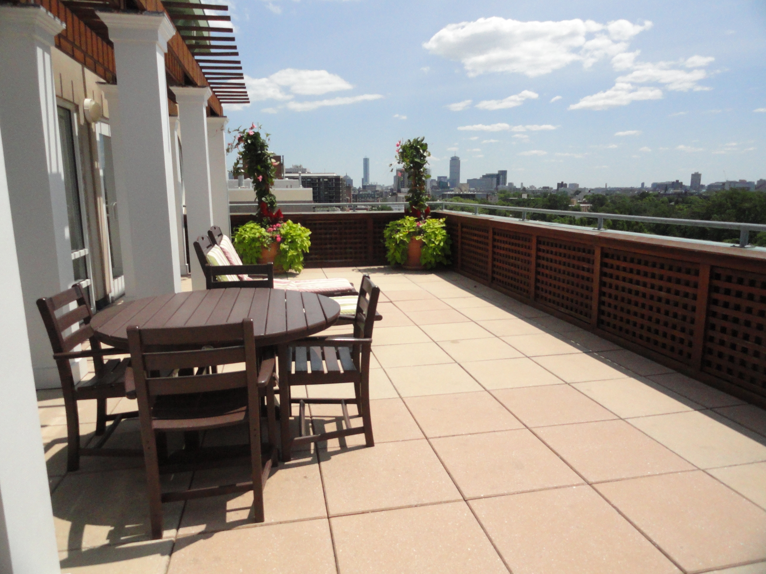 1008 Massachusetts Ave, Harvard Square