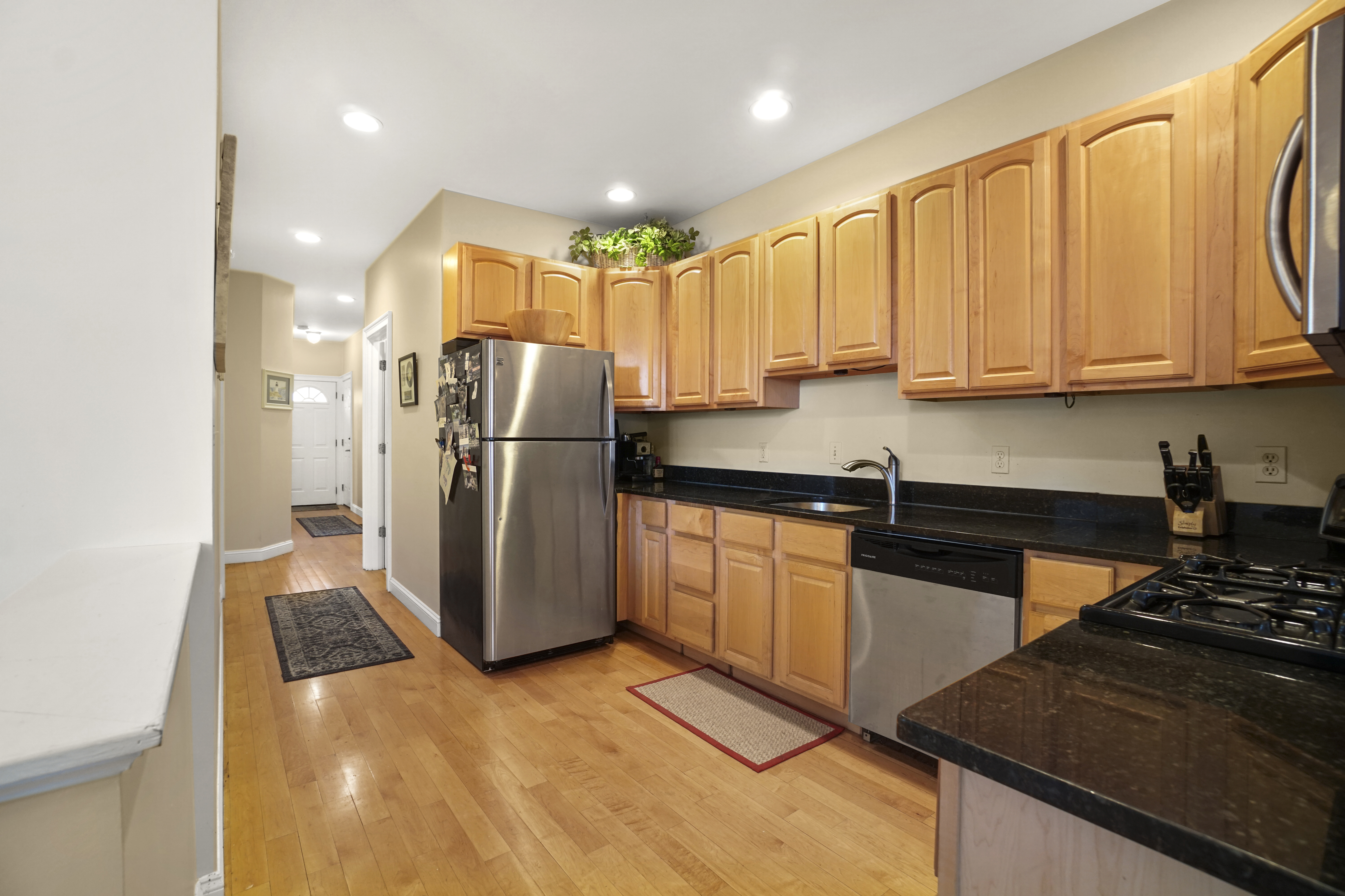 8 Howell, South Boston