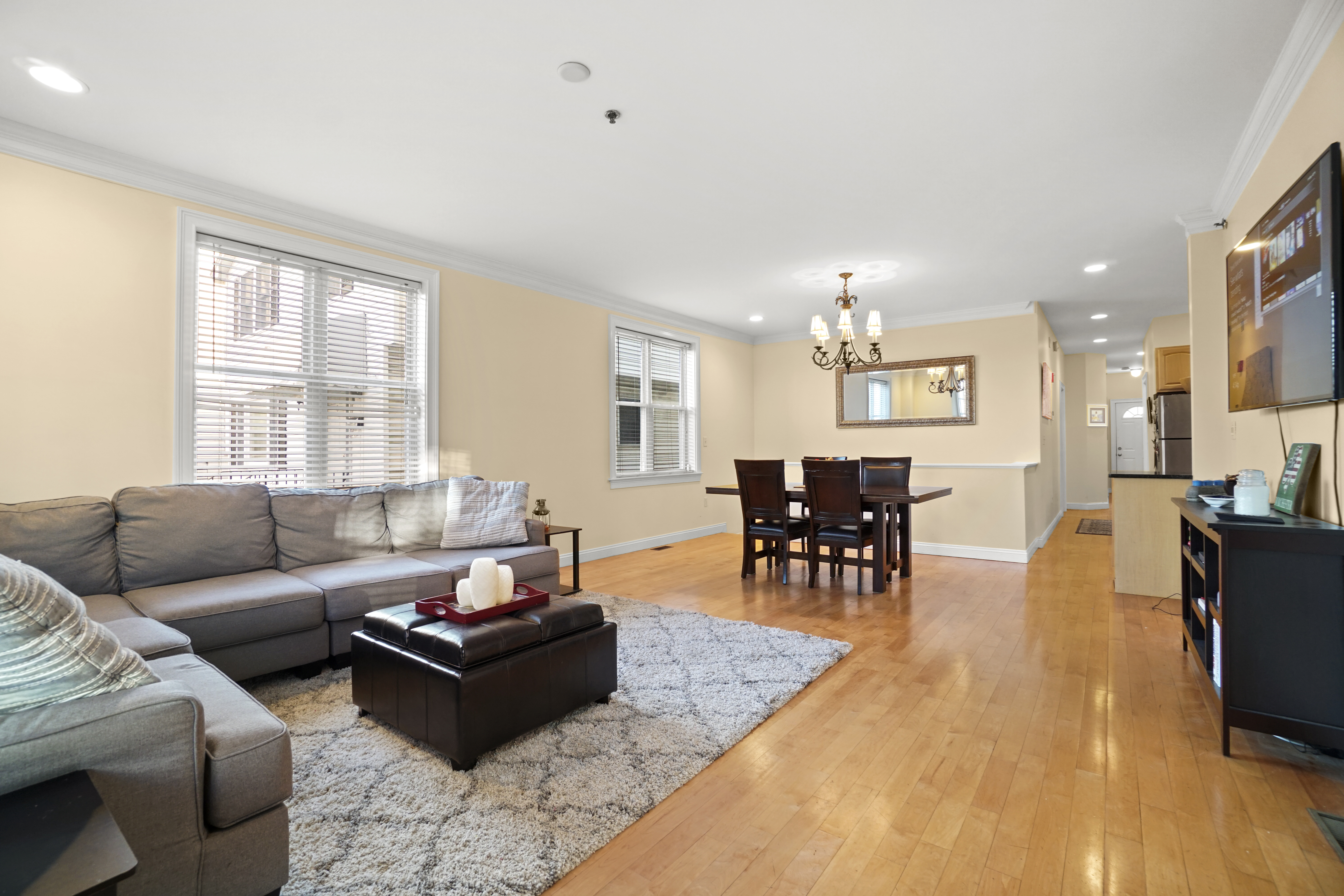 8 Howell, South Boston