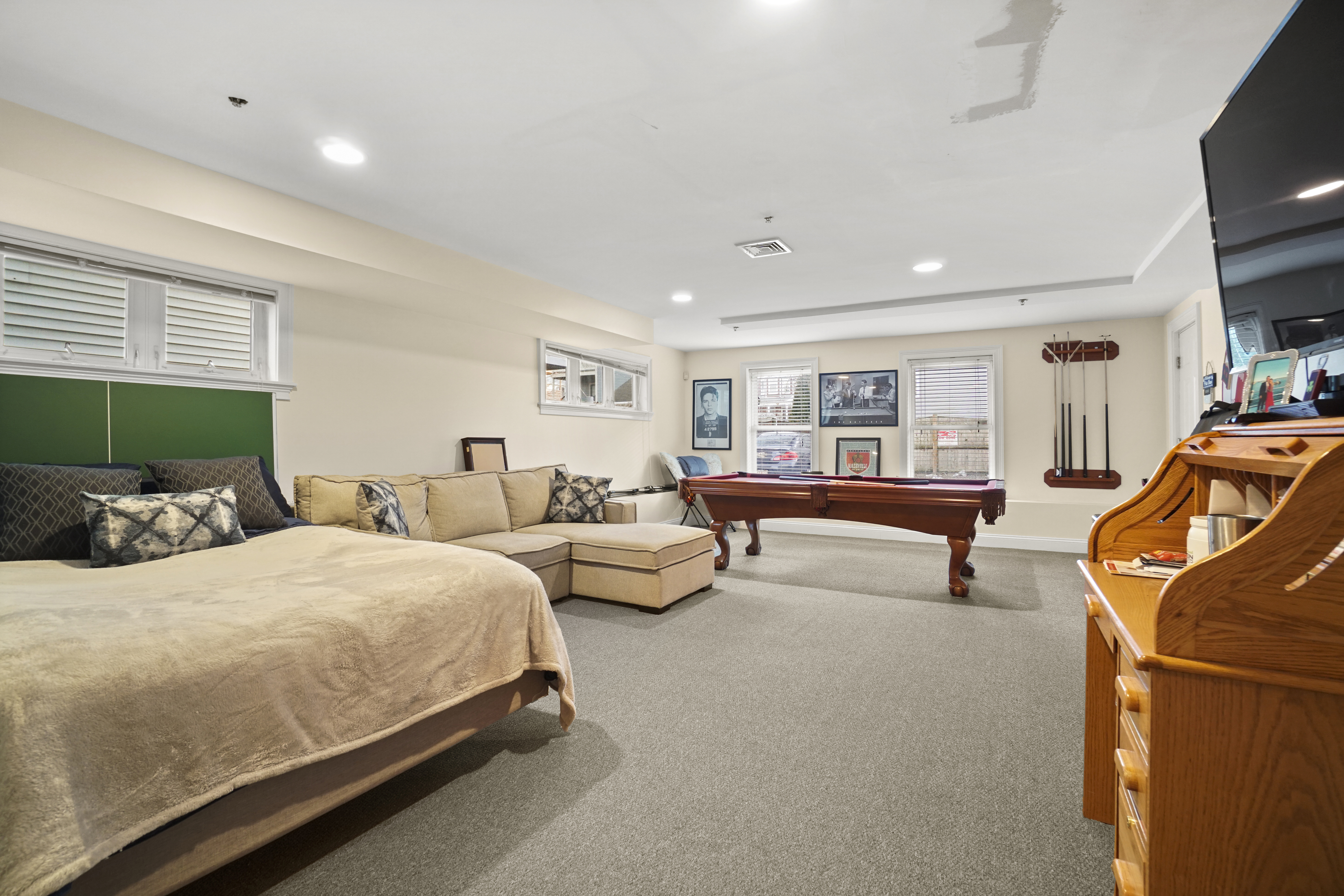 8 Howell, South Boston