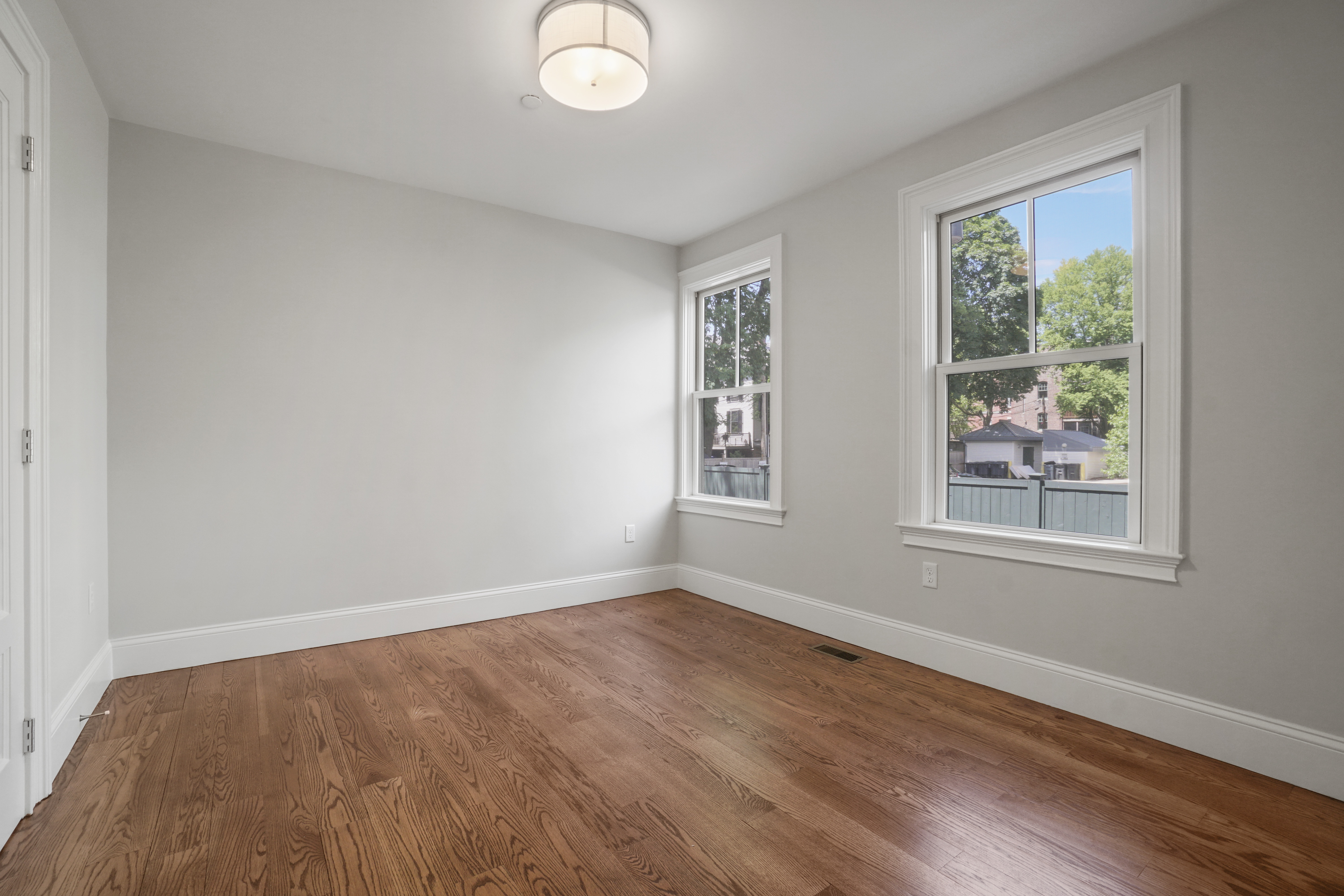 43 Essex St, Central Square