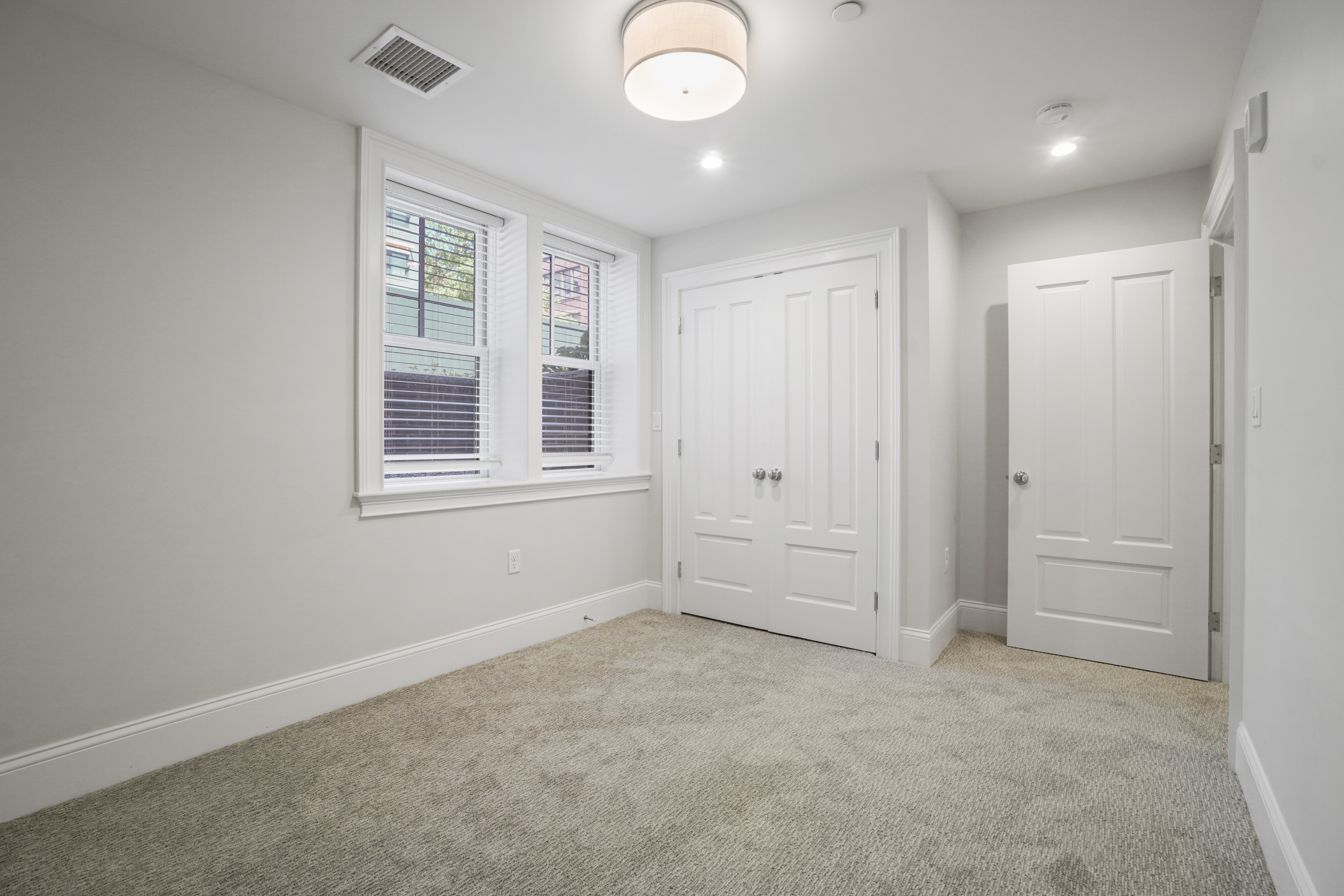 43 Essex St, Central Square