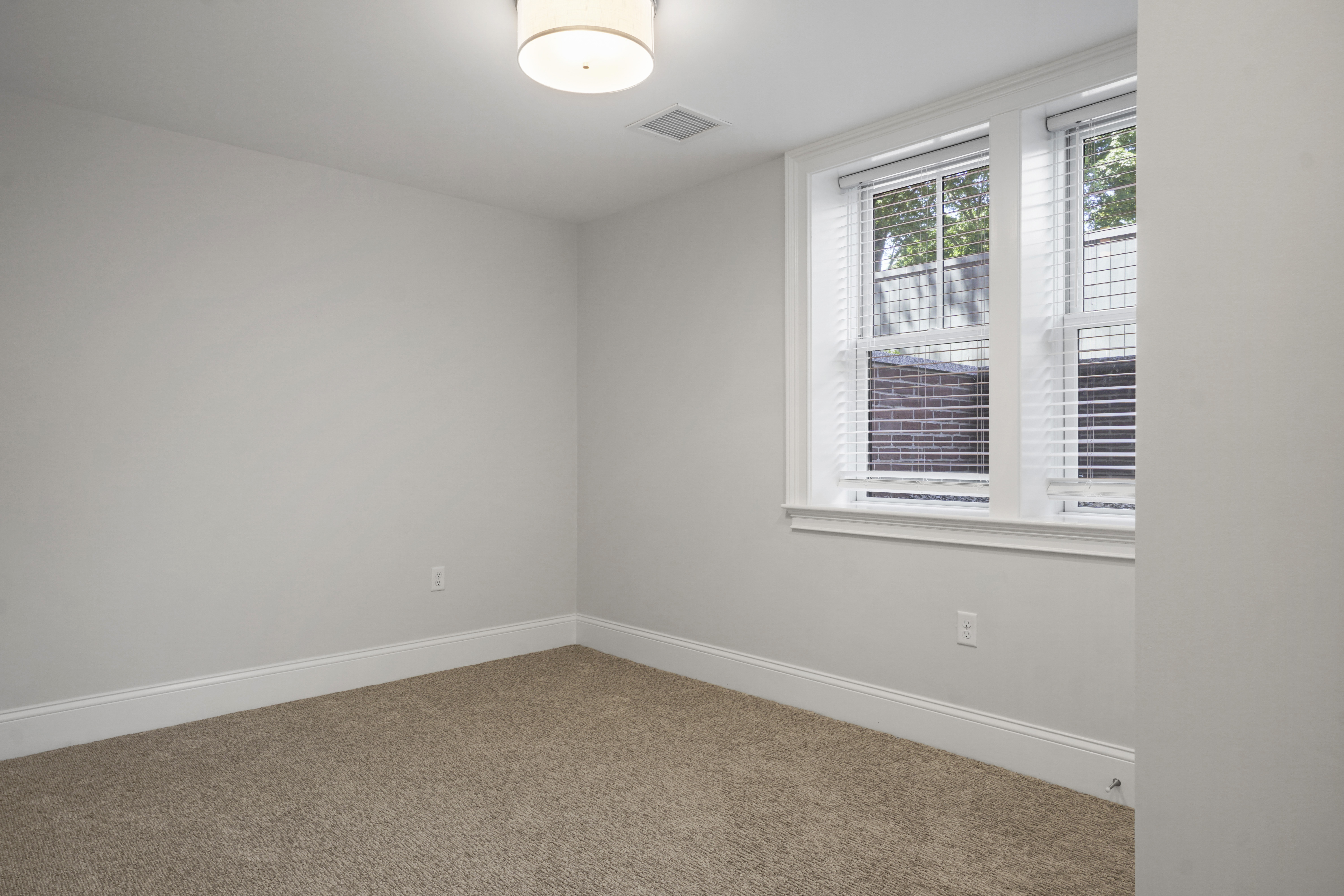 43 Essex St, Central Square