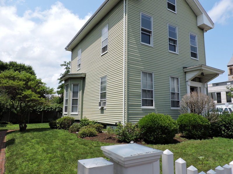 14 Pleasant St, Central Square