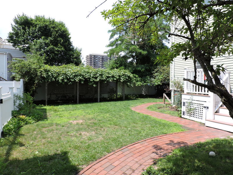 13 Pleasant St, Central Square