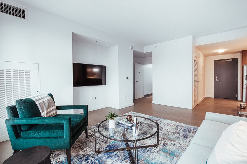 1672 Washington St, South End