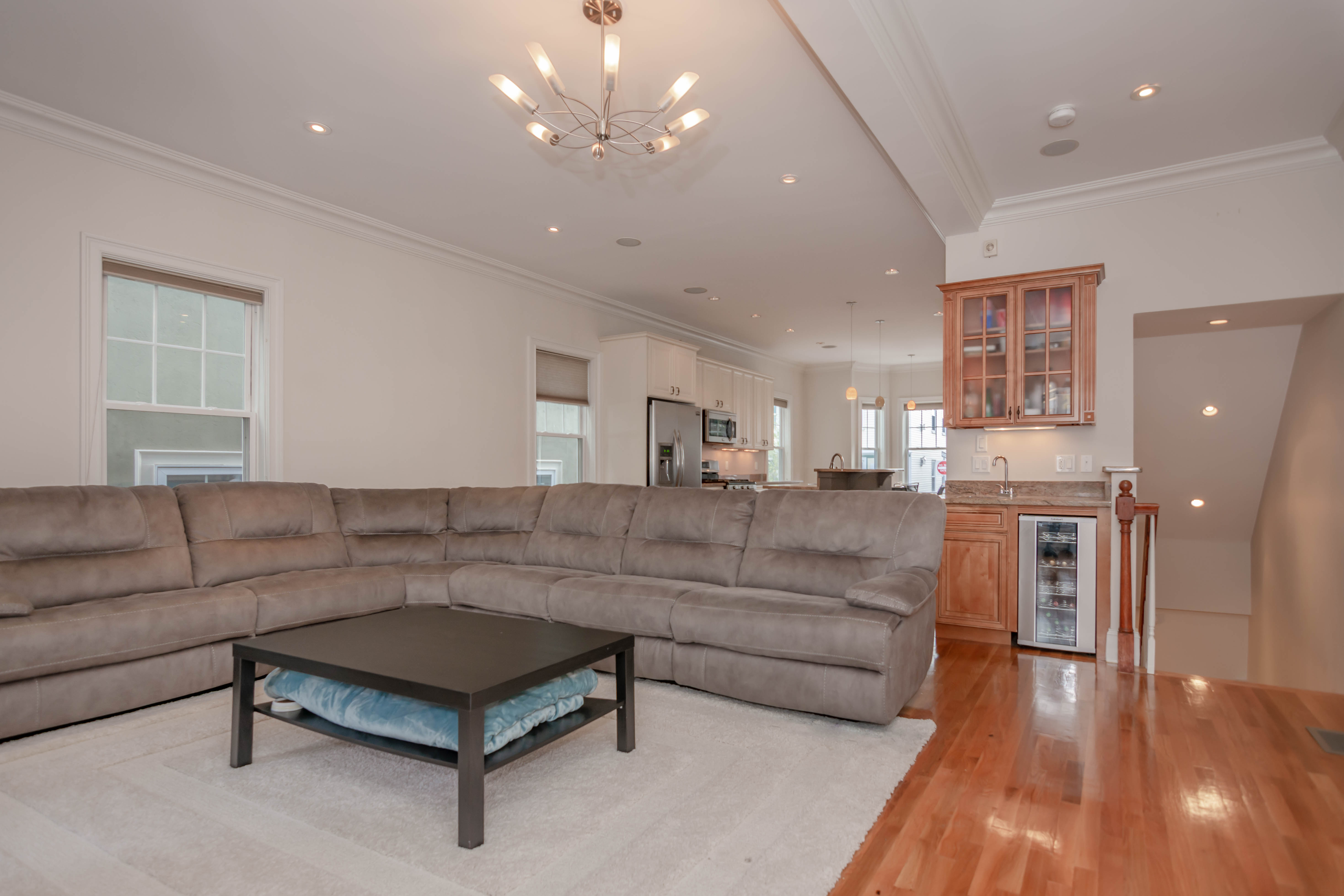 462 7th St, South Boston