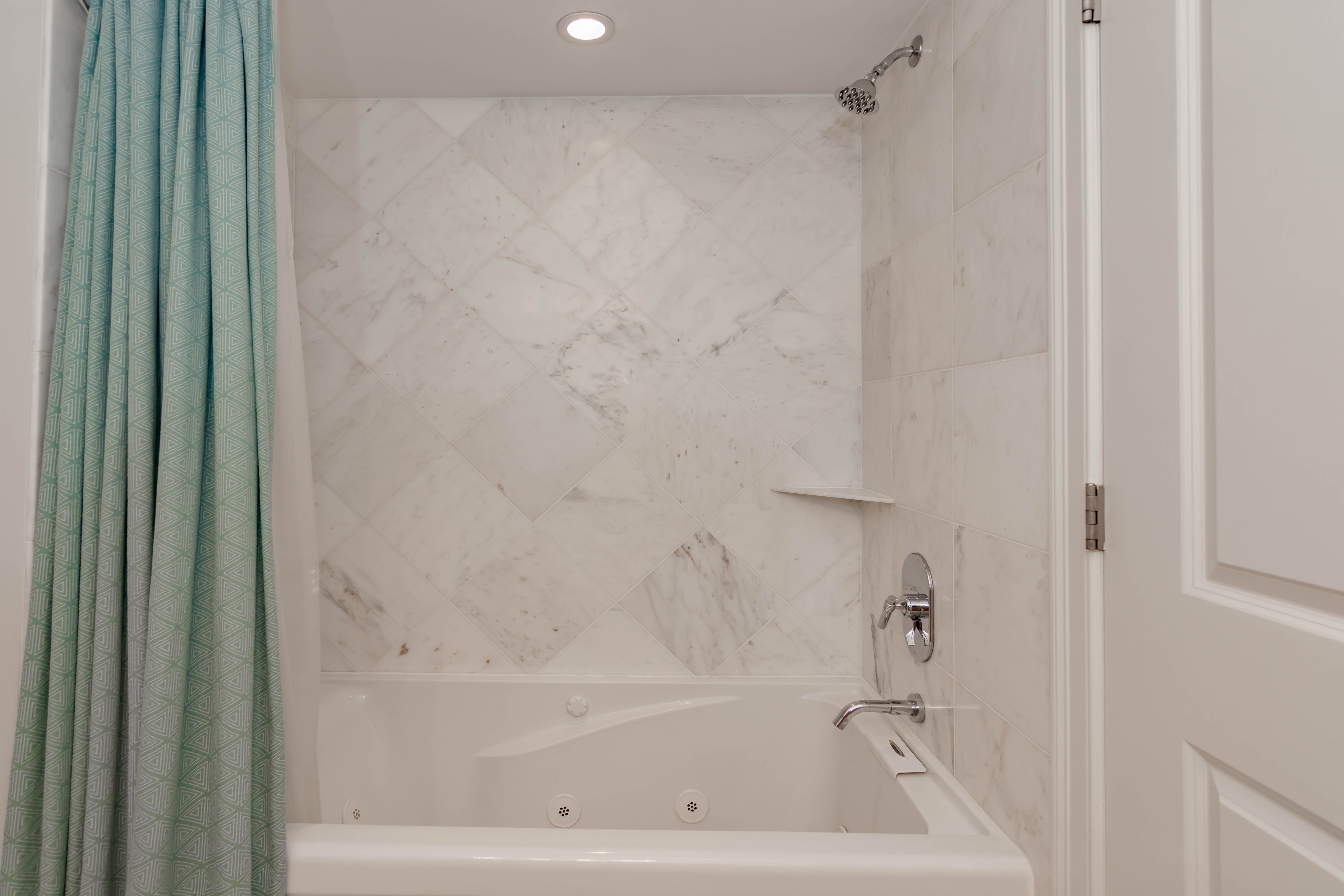 462 7th St, South Boston