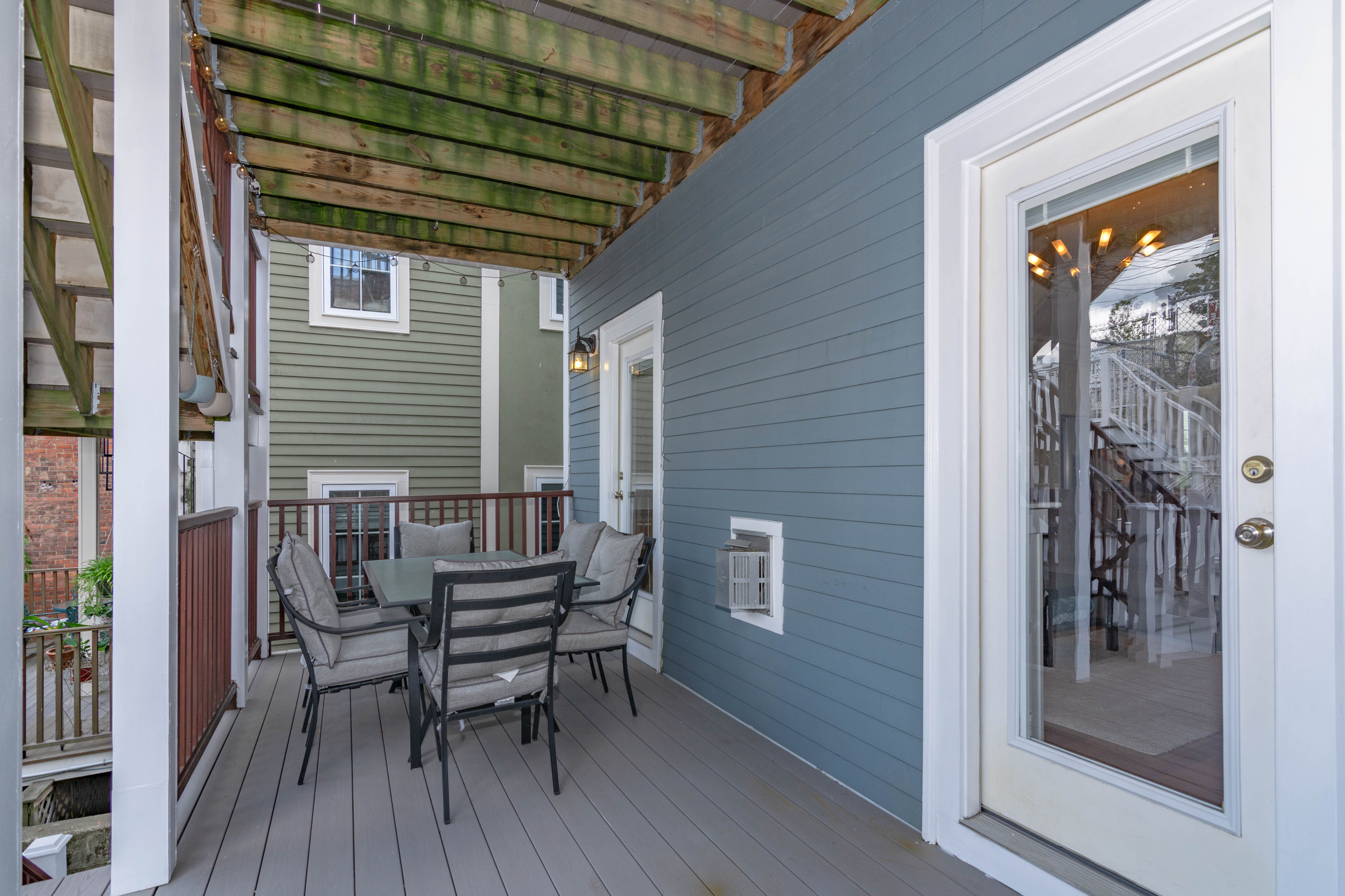 462 7th St, South Boston