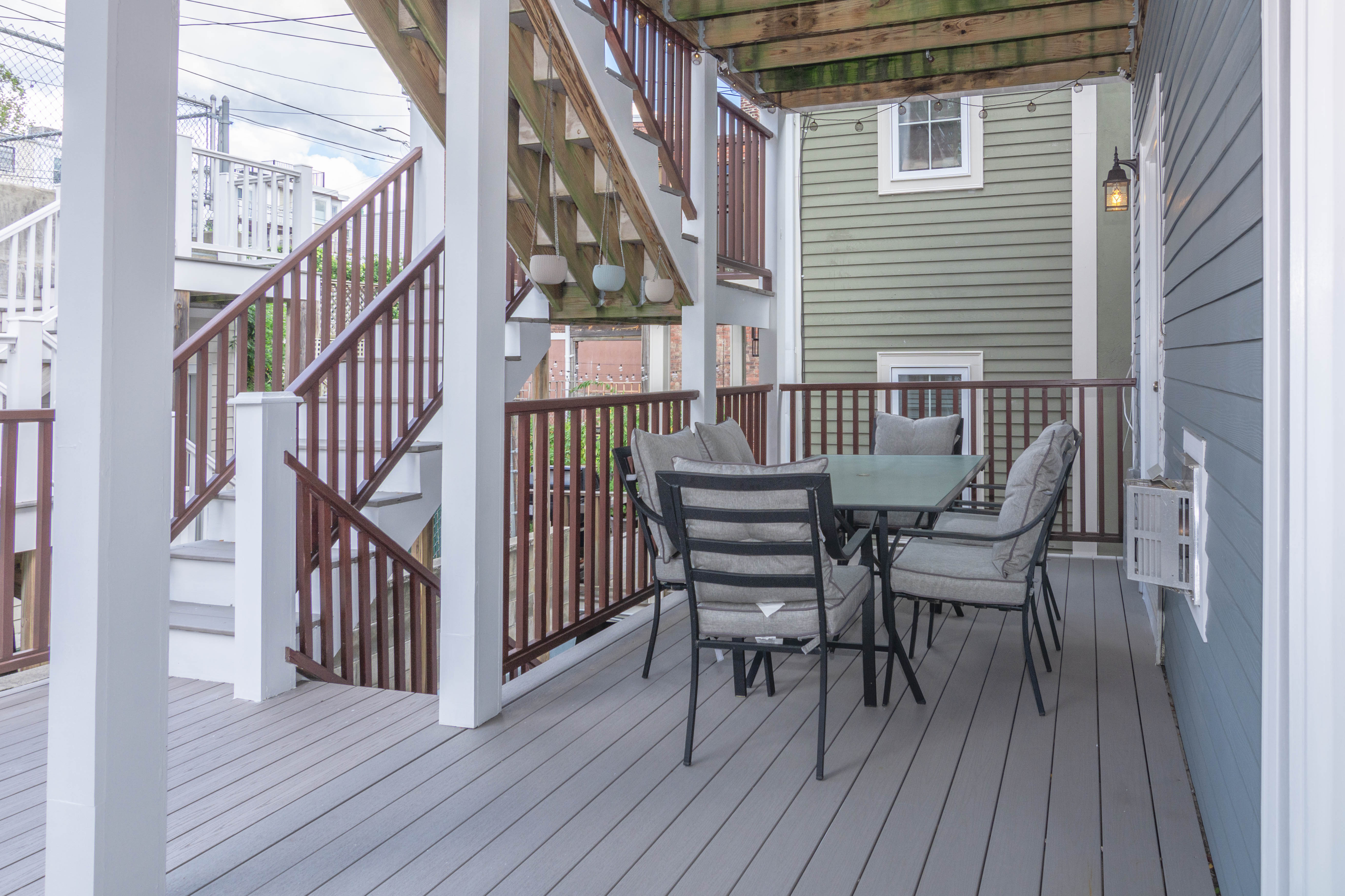 462 7th St, South Boston