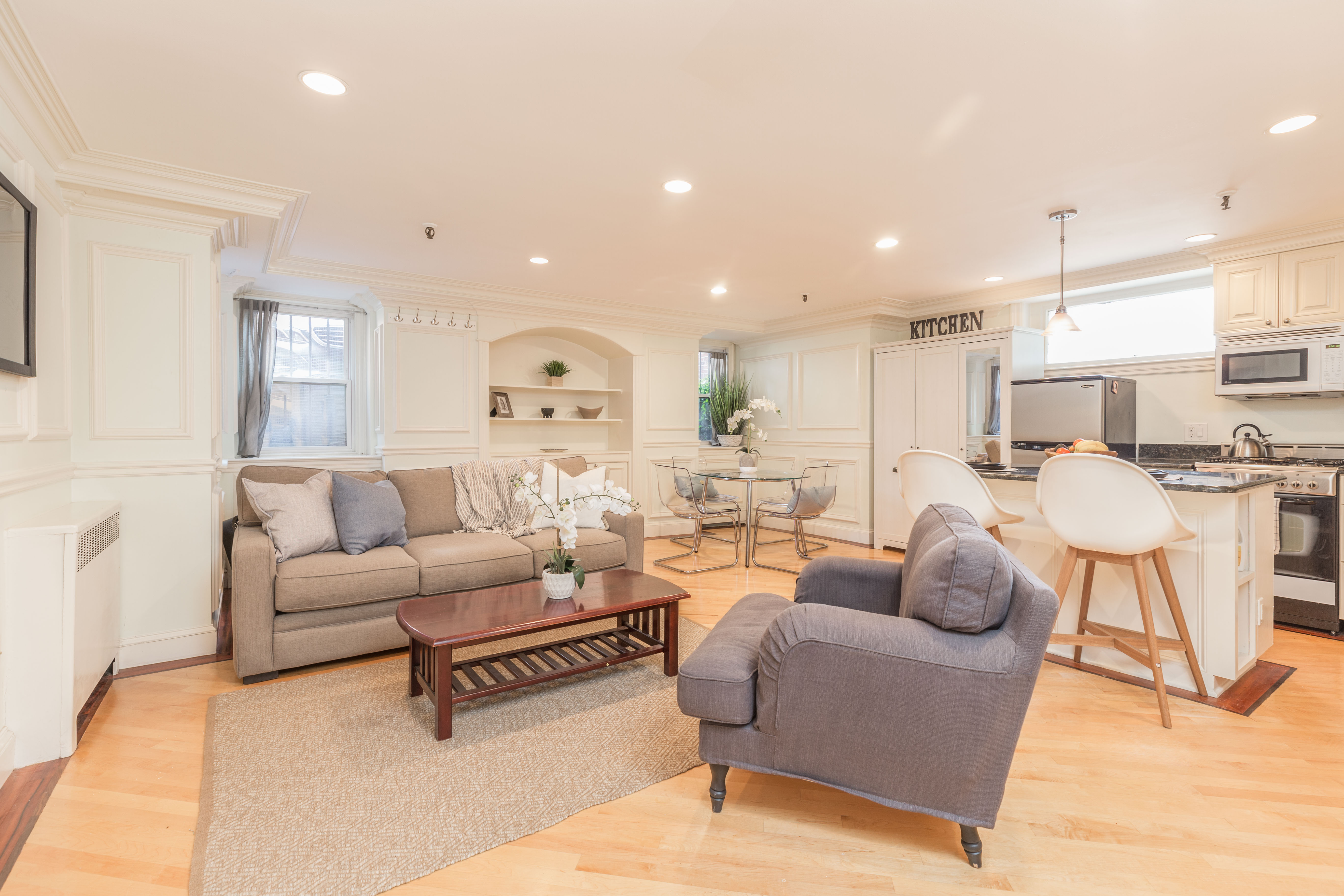 20 Gloucester St, Back Bay