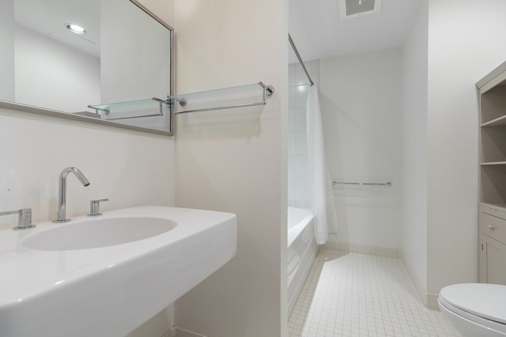 88 Kingston St, Midtown