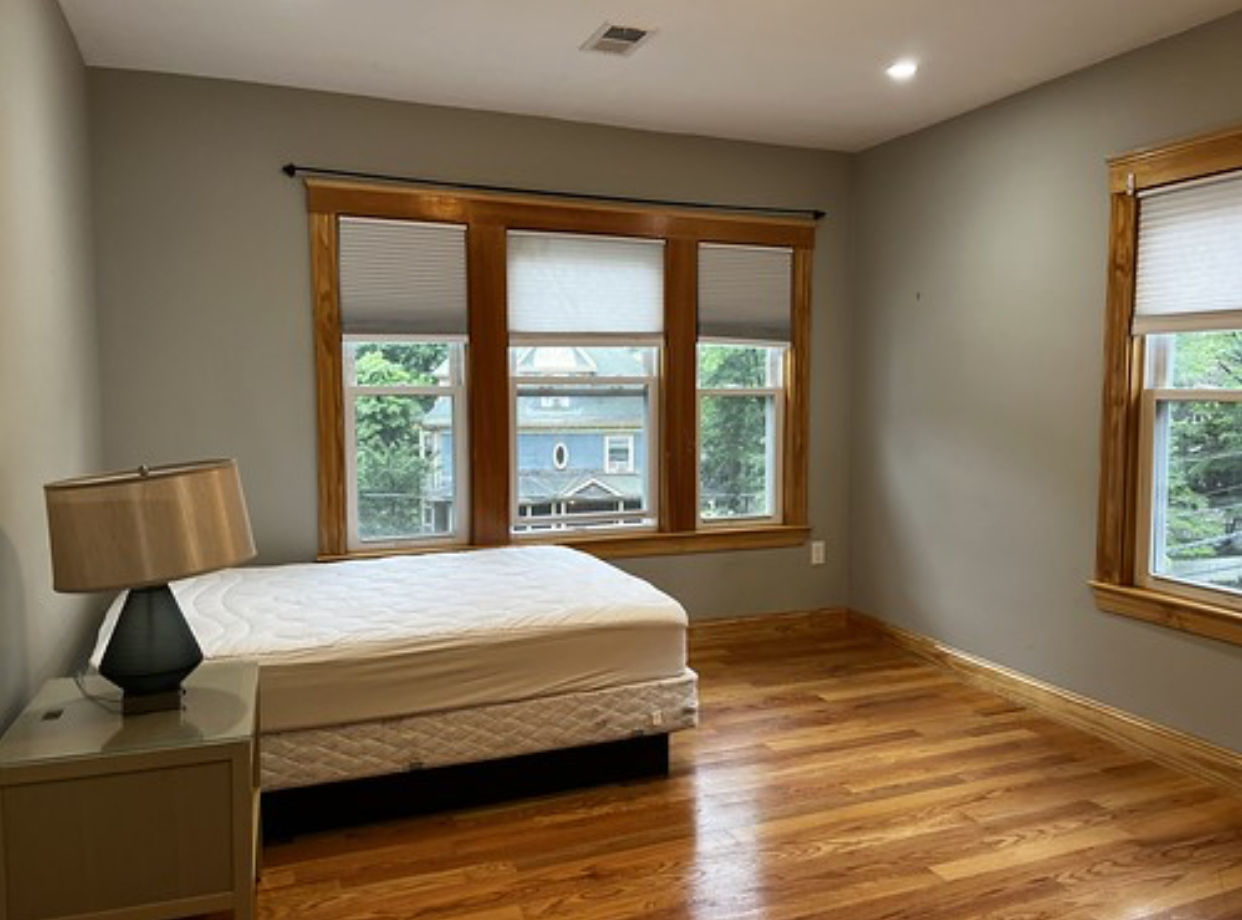 152 Winchester St, Washington Square