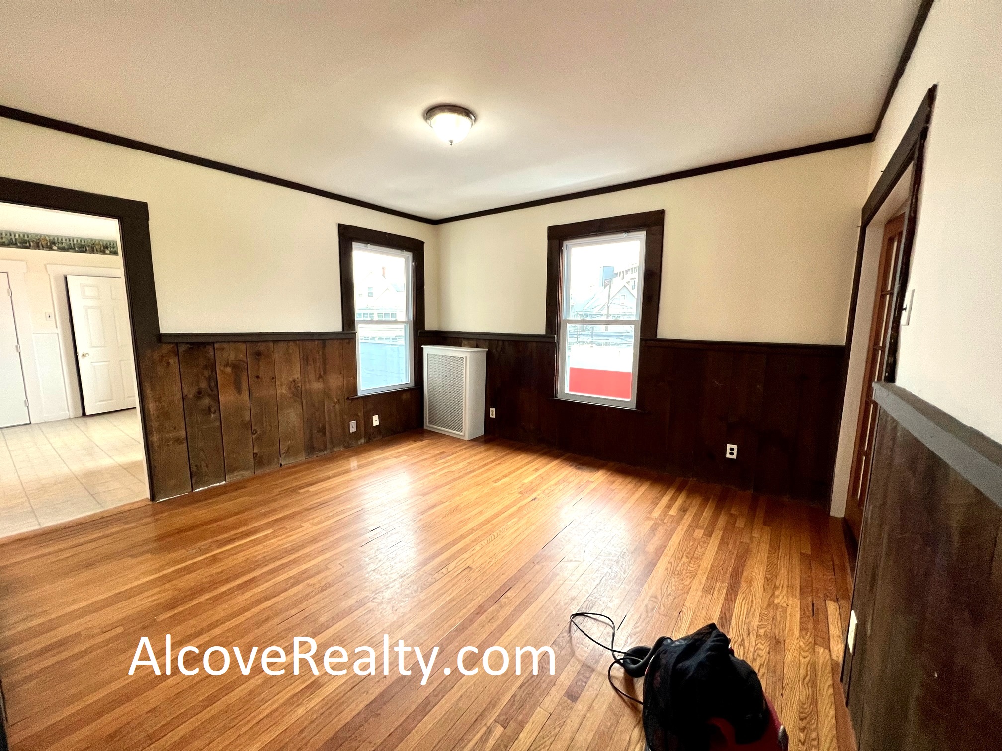 543 Broadway, Magoun Square