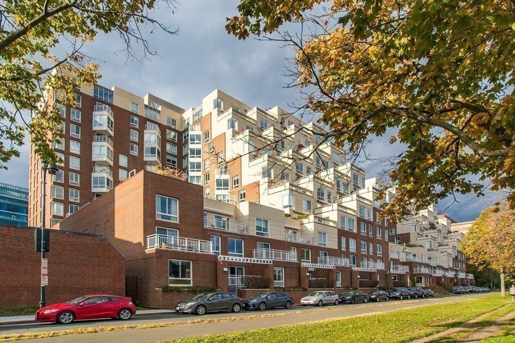 75 Cambridge Pkwy, East Cambridge