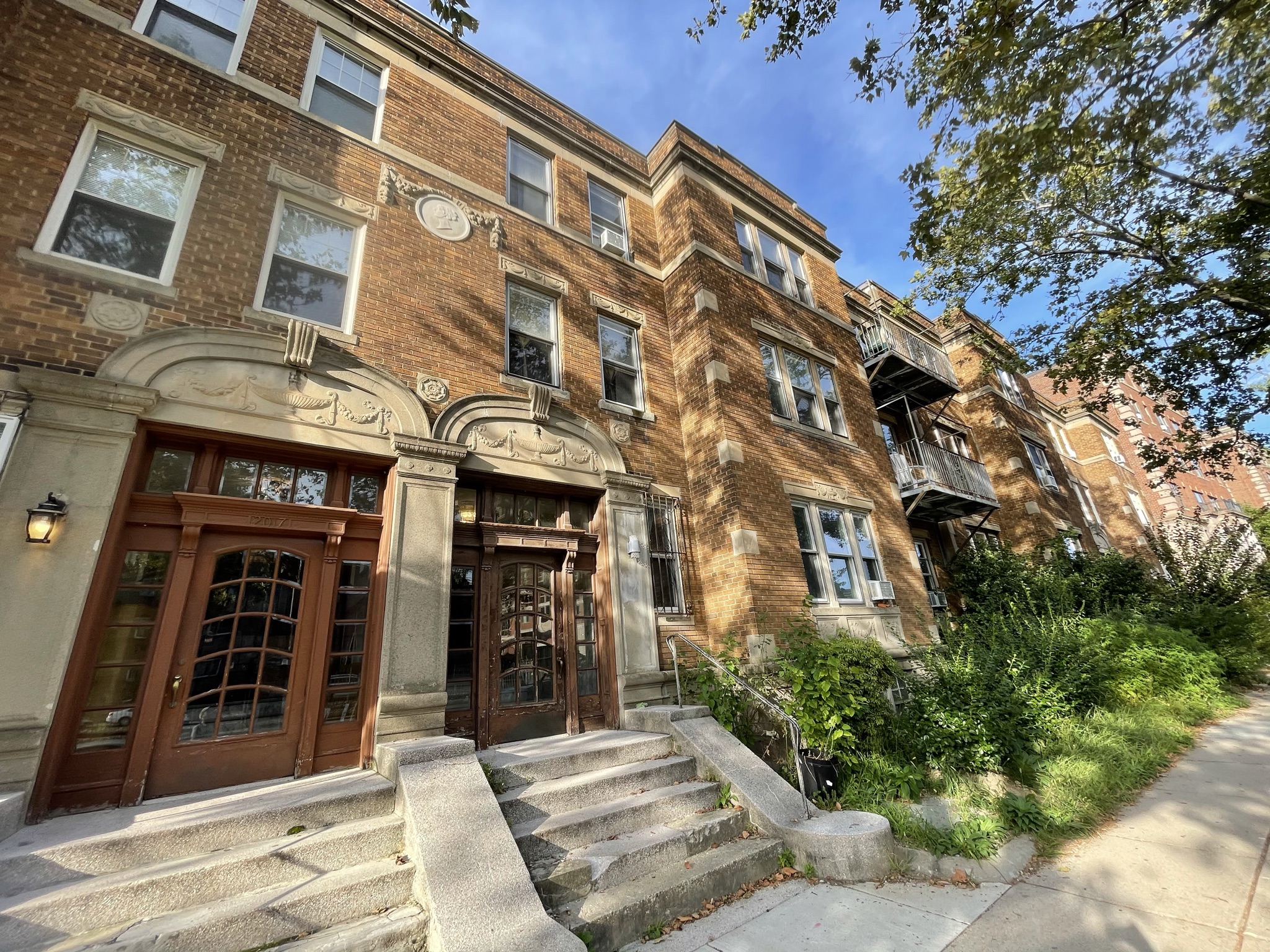 2013 Commonwealth Ave, Brighton