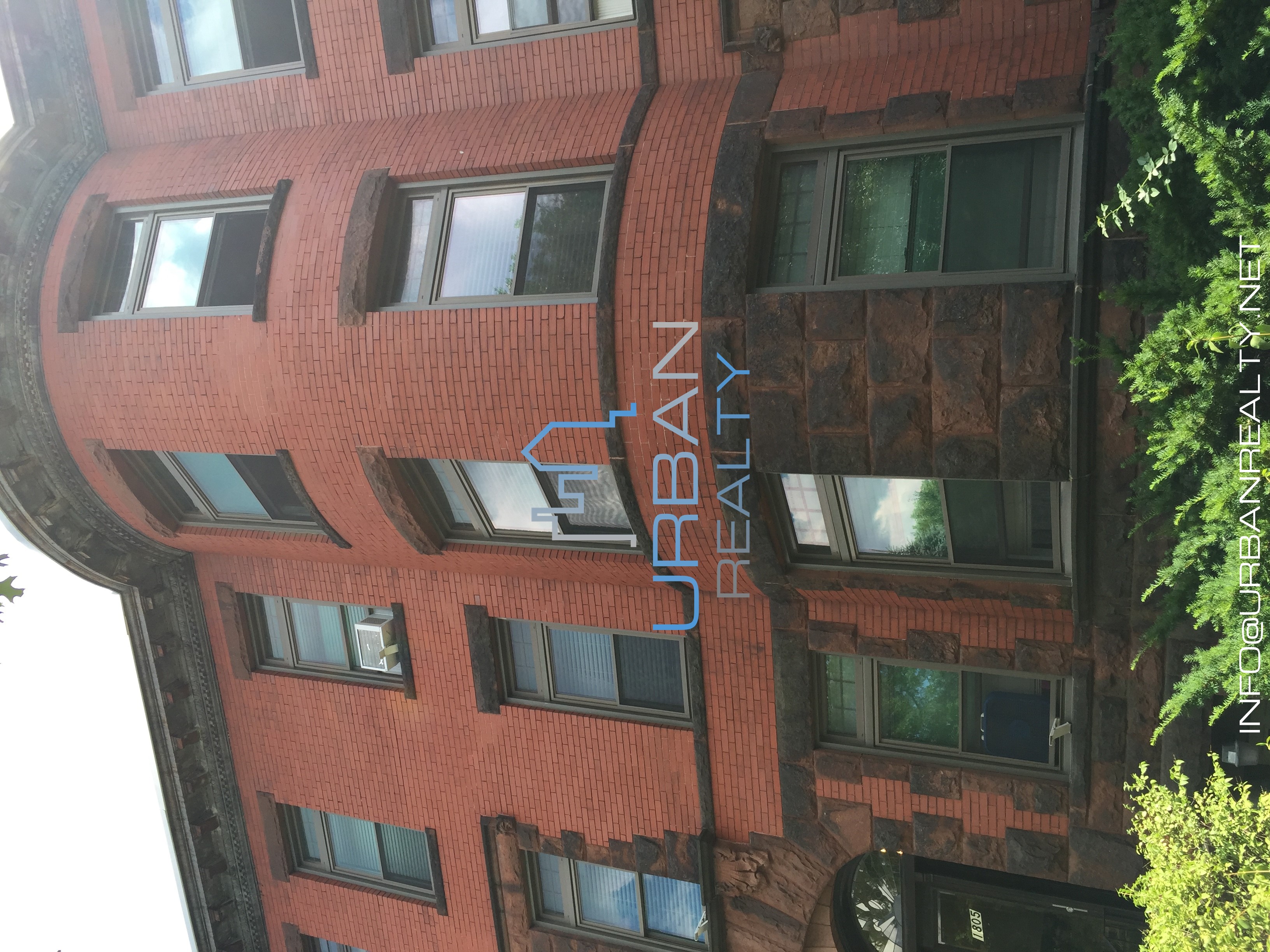 1911 Beacon St, Washington Square