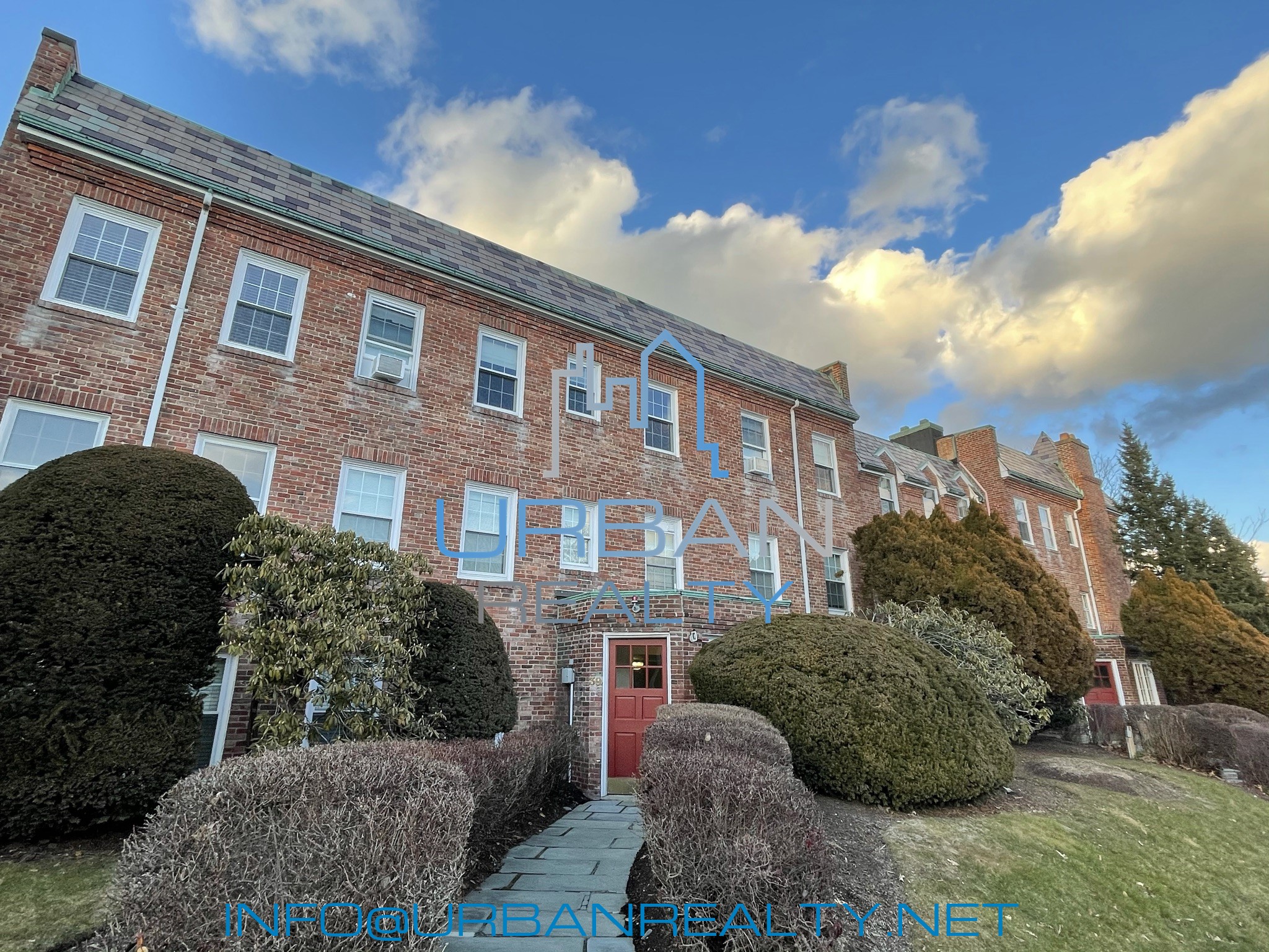 39 Commonwealth Ave, Newton