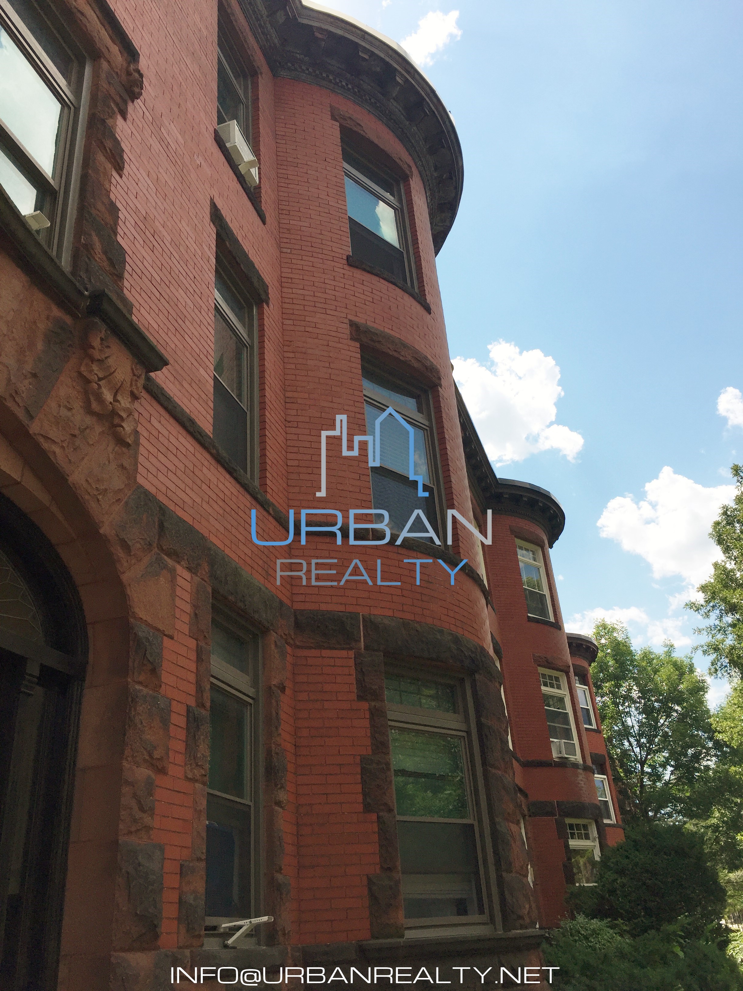 1911 Beacon St, Washington Square