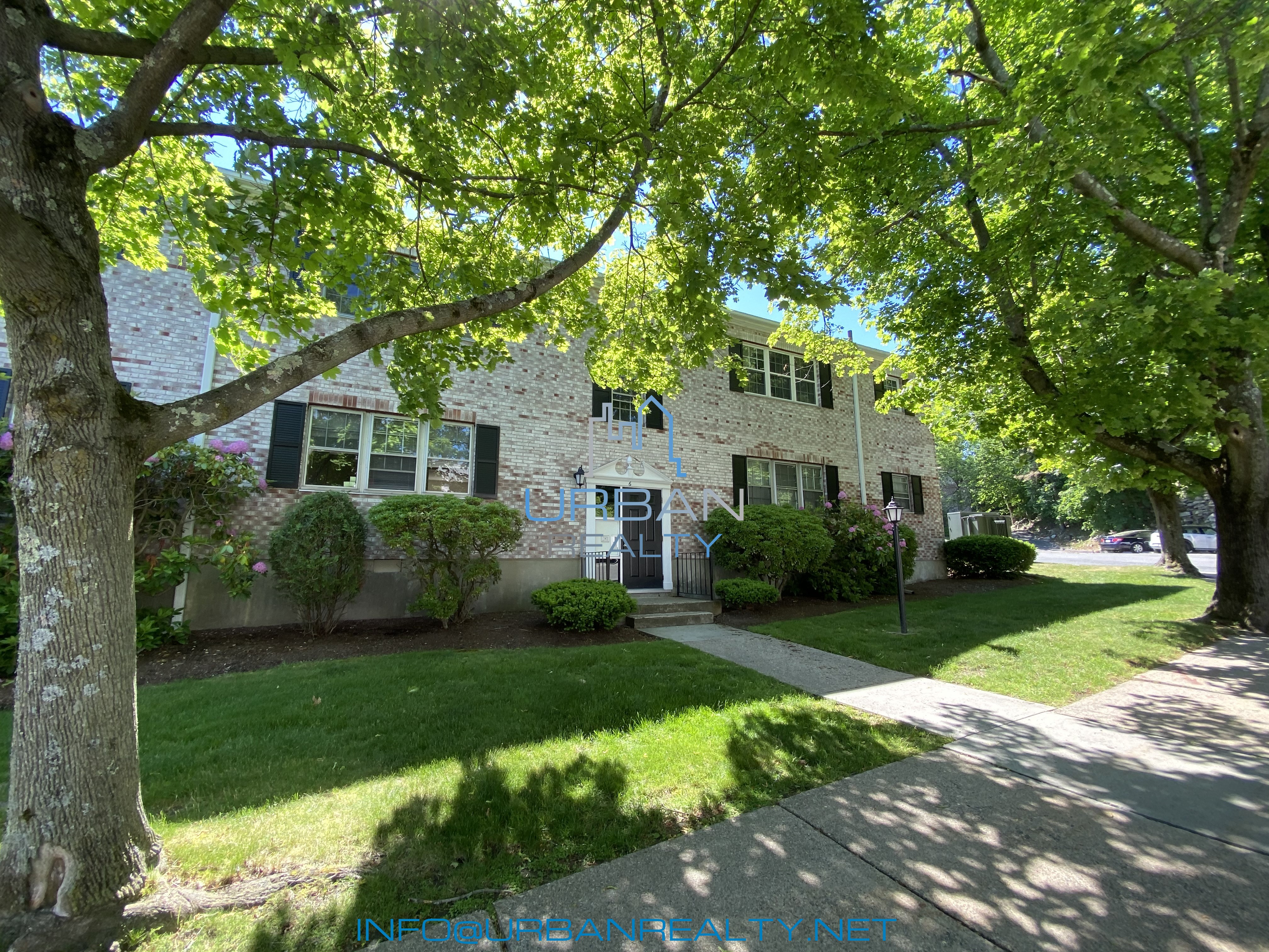 6 Lake Shore Ter, Brighton