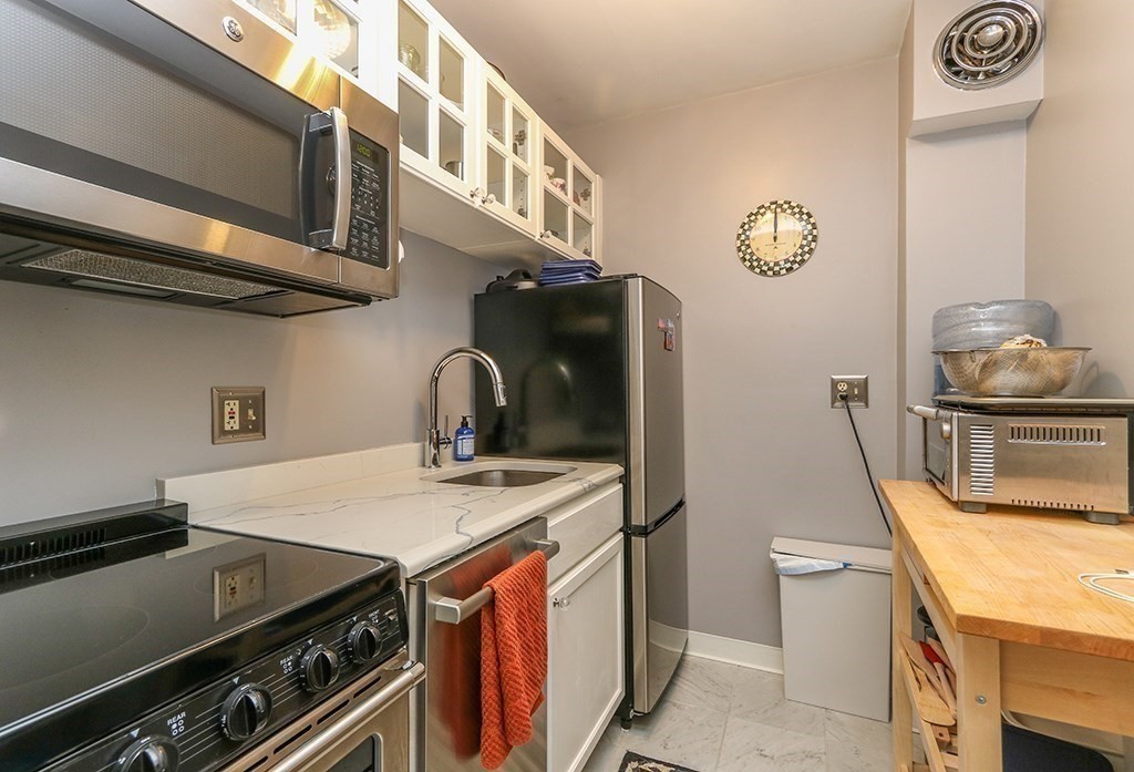 319 Dartmouth St, Back Bay