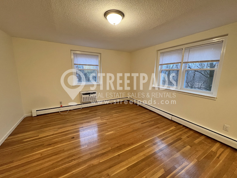 2018 Commonwealth Ave, Brighton