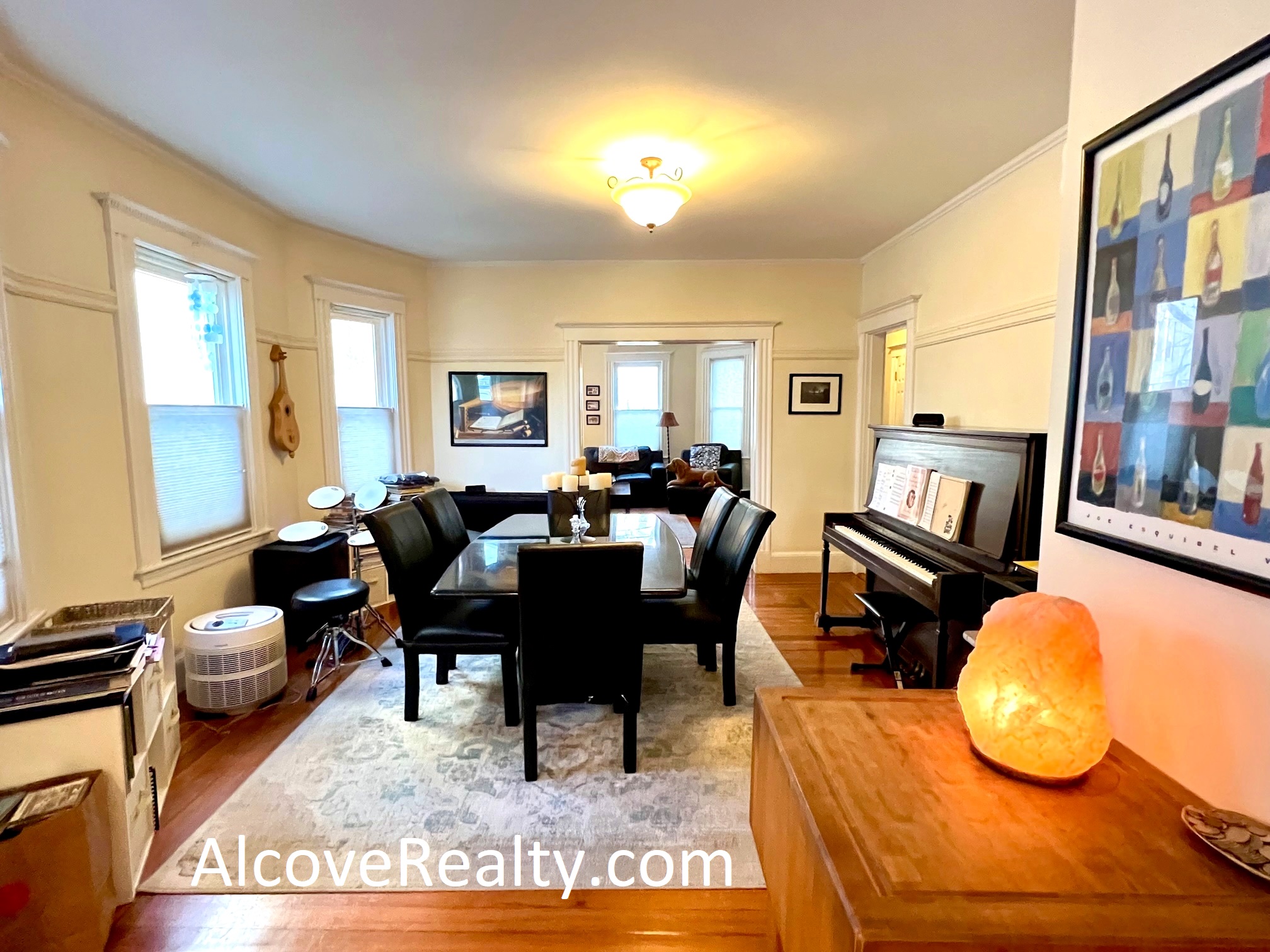 34 Aberdeen Rd, Davis Square