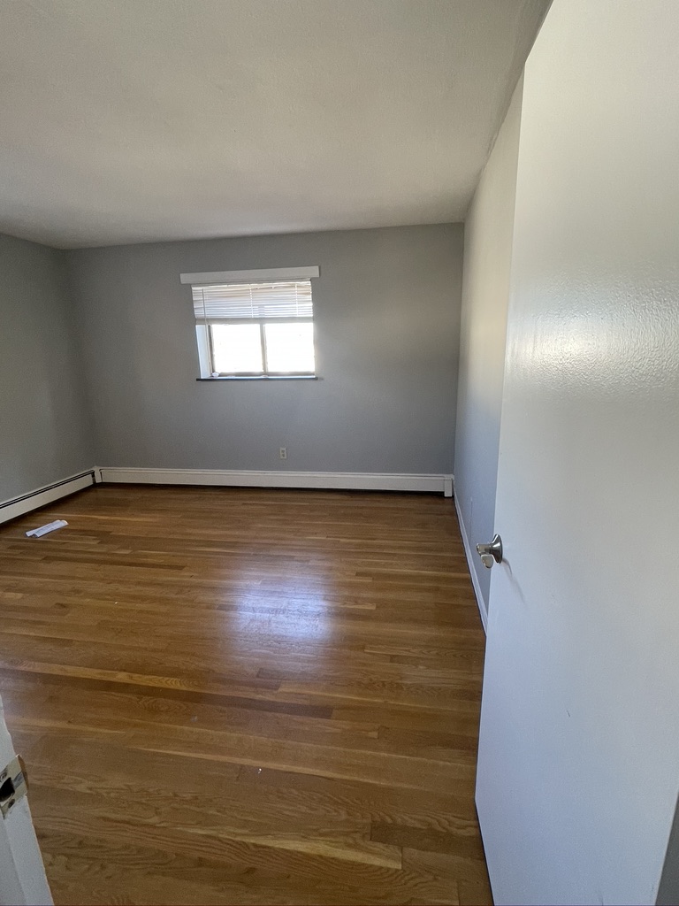 14 Riverside St, Watertown