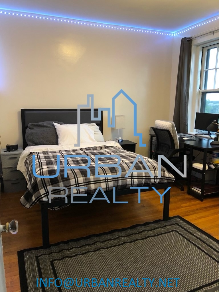 2001 Commonwealth Ave, Brighton